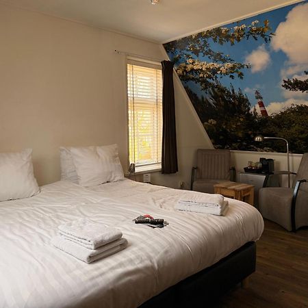 Bij Hen Op Ameland Hotel ฮอลลุม ภายนอก รูปภาพ