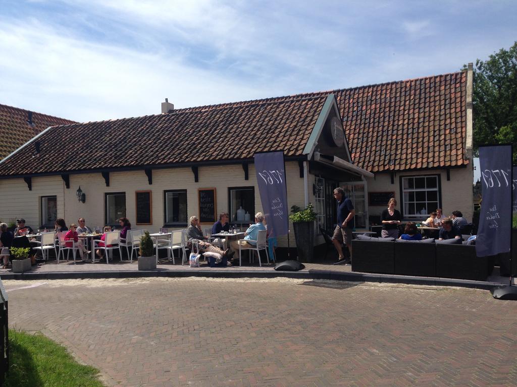 Bij Hen Op Ameland Hotel ฮอลลุม ภายนอก รูปภาพ