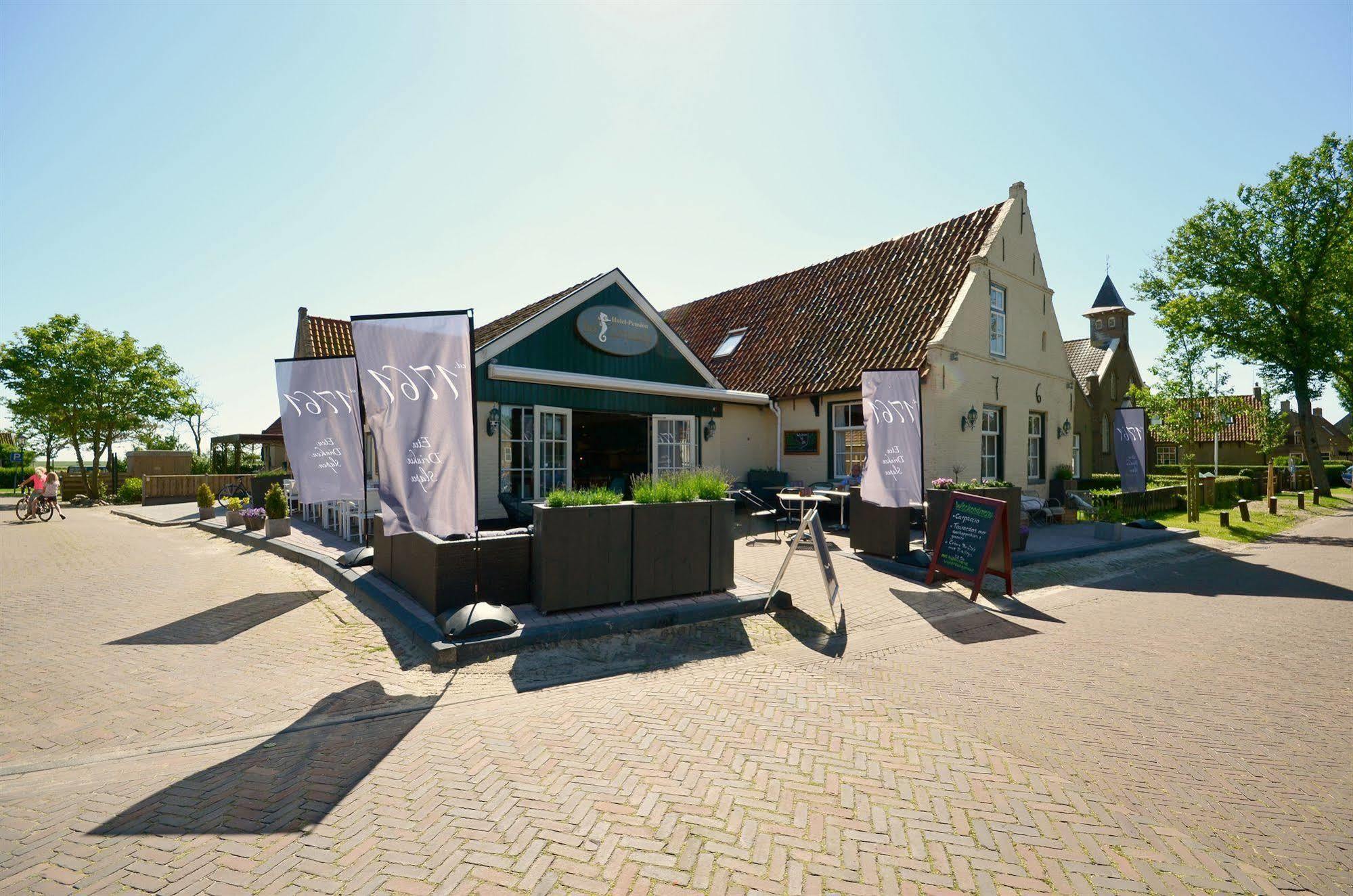 Bij Hen Op Ameland Hotel ฮอลลุม ภายนอก รูปภาพ